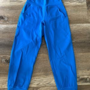 Lululemon Size 2 Poolside Align Cropped Joggers